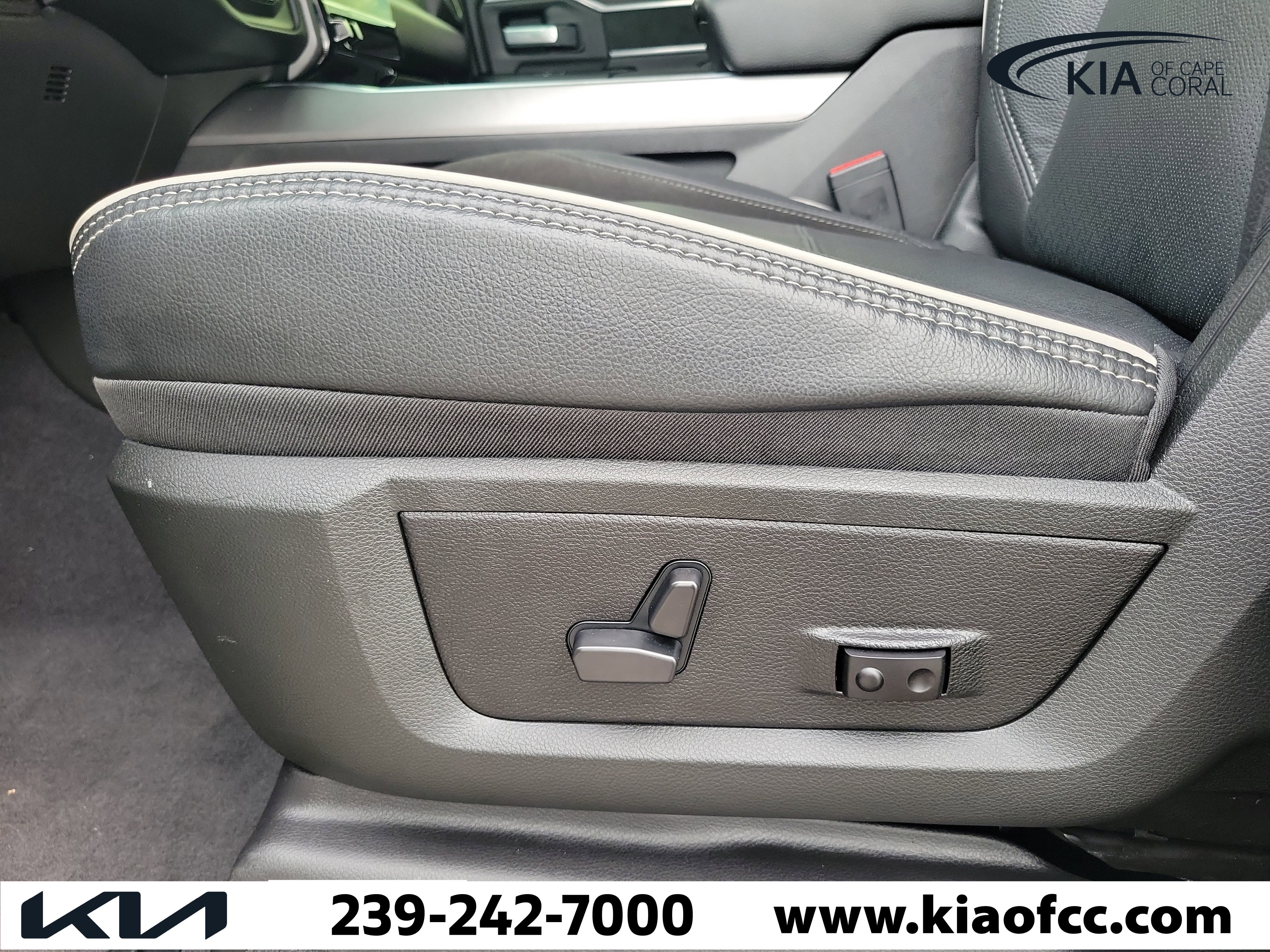 Used 2026 RAM 2500 Laramie AWD/4WD image 28