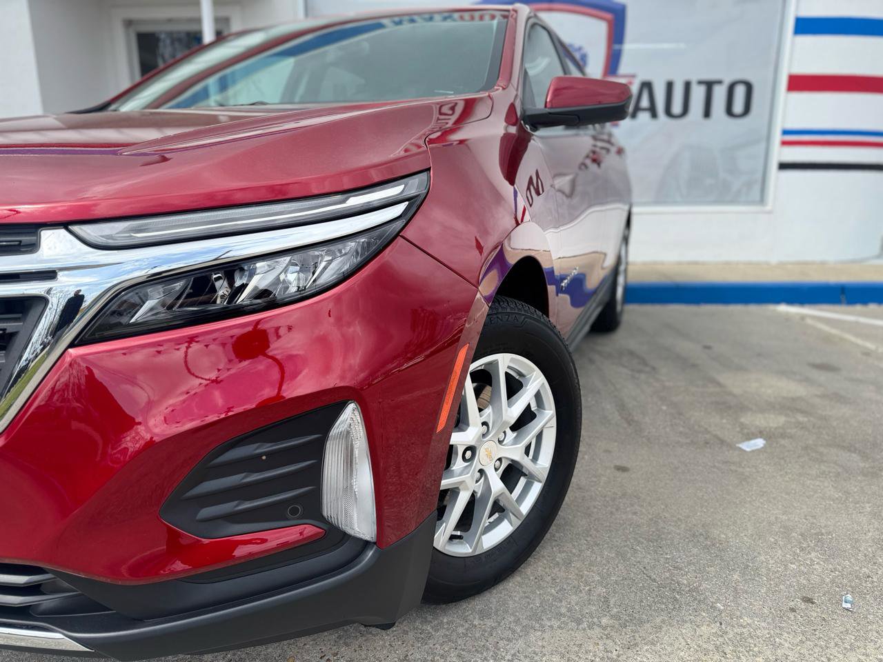 Used 2023 Chevrolet Equinox LT image 4