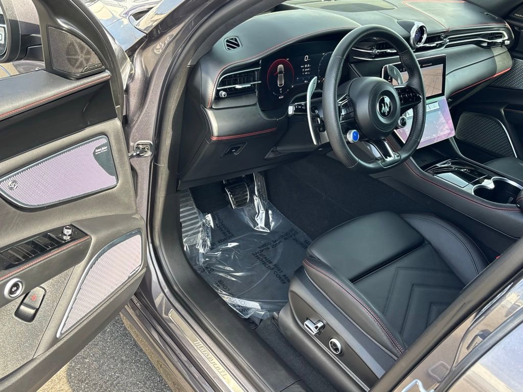 Used 2024 Maserati Grecale Trofeo image 18