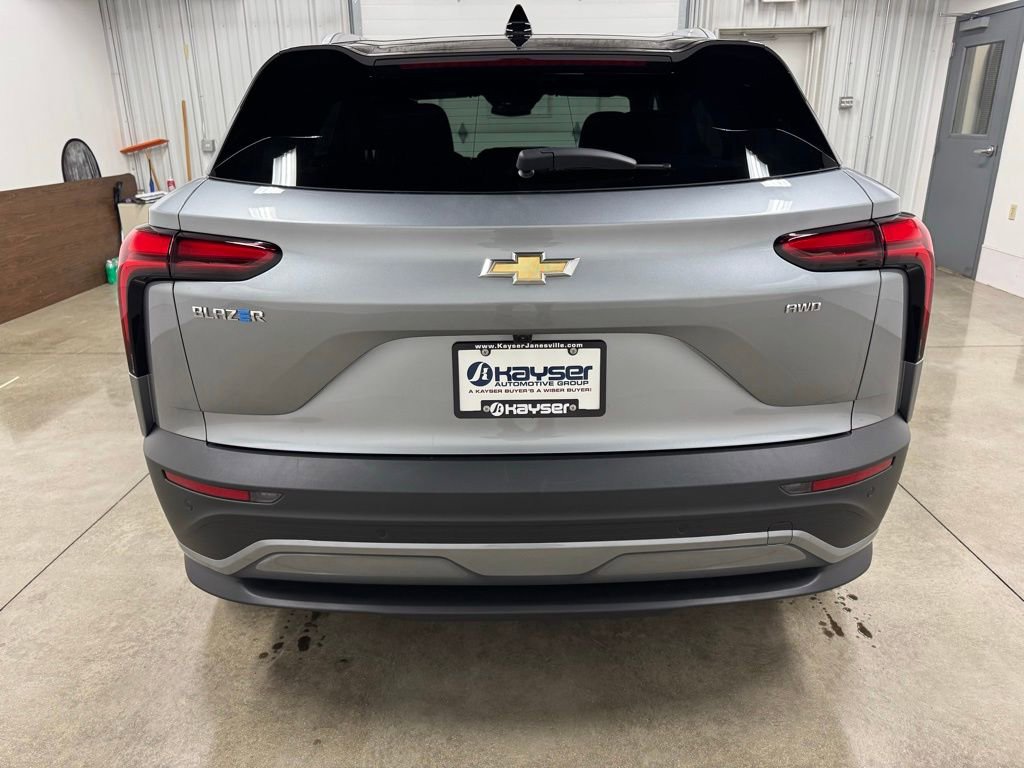 New 2025 Chevrolet Blazer EV LT image 10