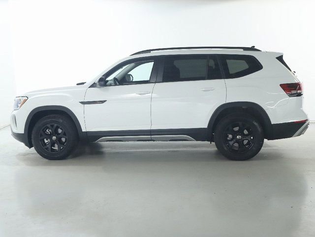 Used 2025 Volkswagen Atlas Peak Edition SE AWD/4WD image 42