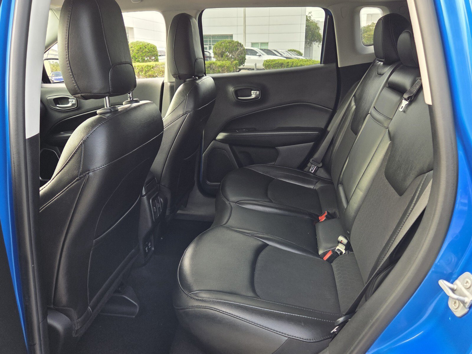 Used 2020 Jeep Compass Latitude FWD image 11