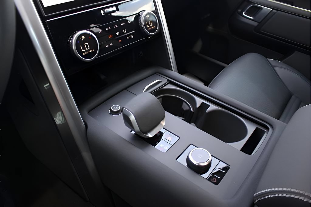 New 2025 Land Rover Discovery Dynamic SE AWD/4WD image 25