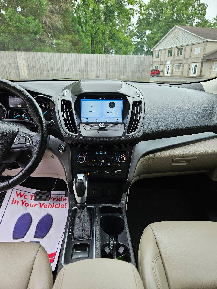 Used 2019 Ford Escape SEL image 15