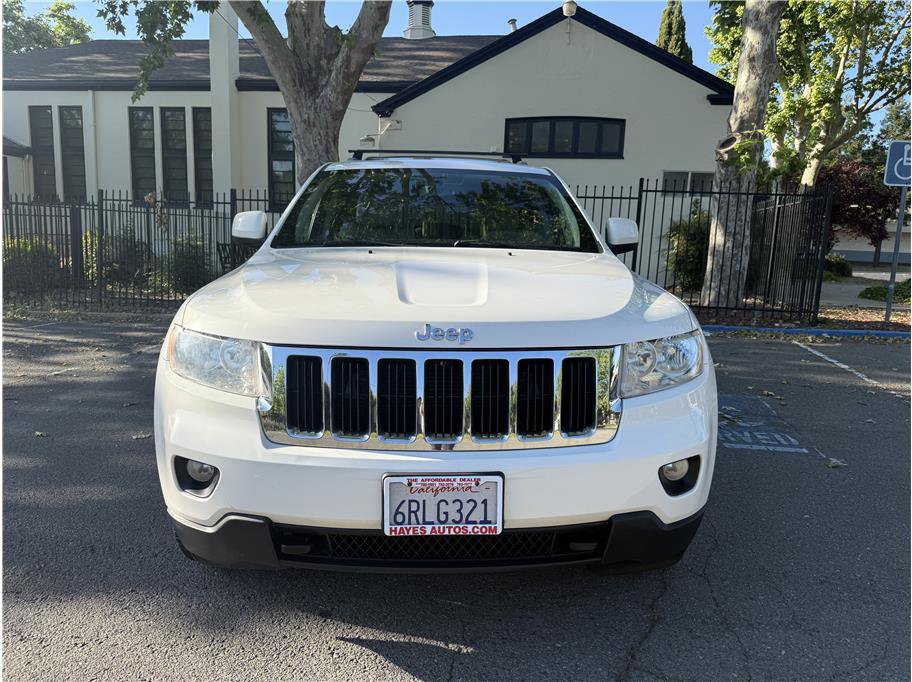 Used 2011 Jeep Grand Cherokee Laredo w/ Security & Convenience Group AWD/4WD image 8