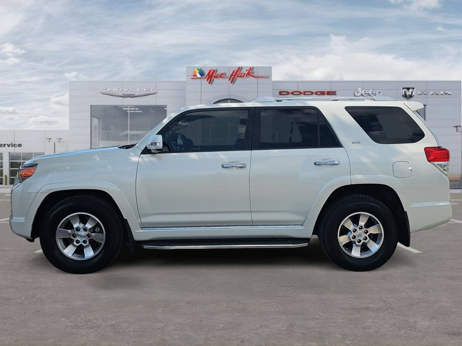 Used 2013 Toyota 4Runner SR5 w/ Convenience Pkg RWD image 2