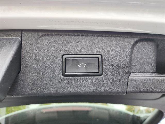 Certified 2025 Volkswagen Atlas SE w/ Panoramic Sunroof Package image 28