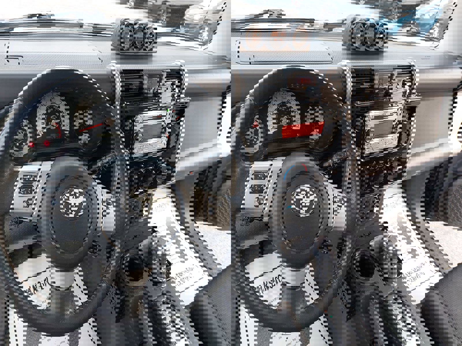 Used 2012 Toyota FJ Cruiser 4WD image 16