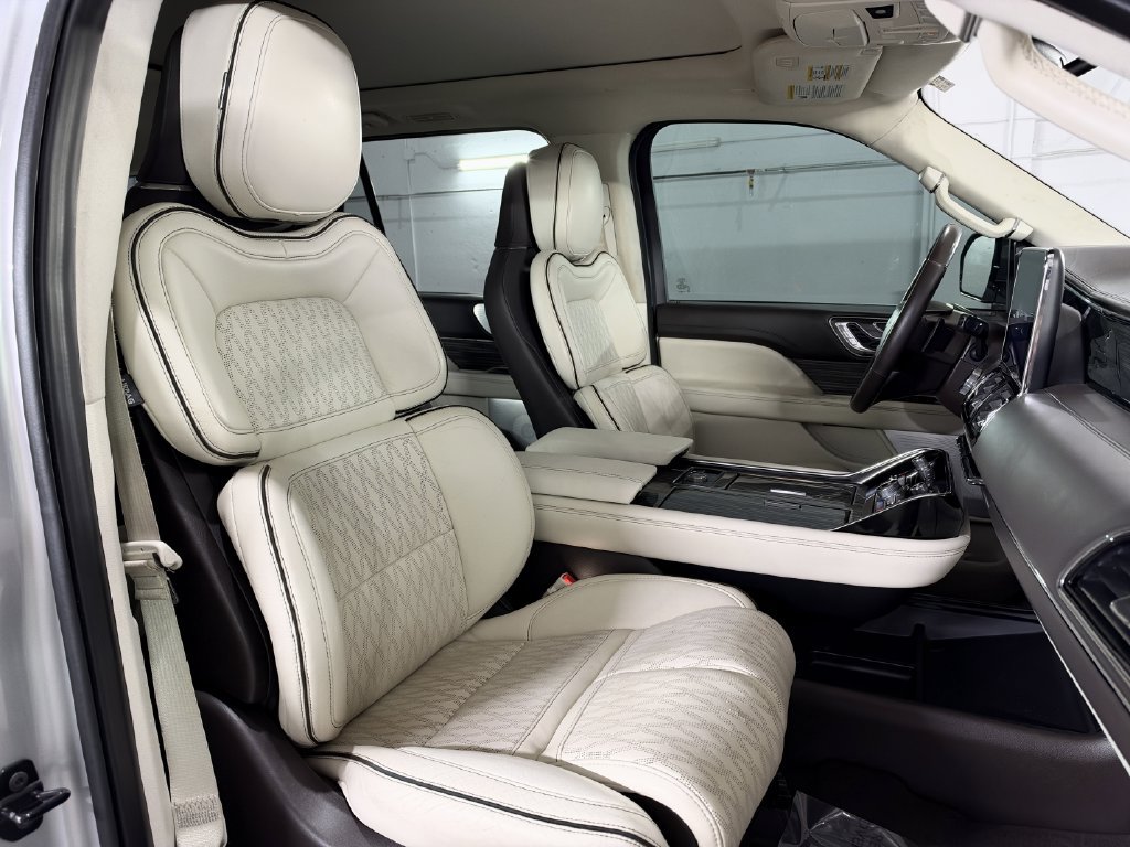 Used 2019 Lincoln Navigator Black Label w/ Cargo Package AWD/4WD image 22