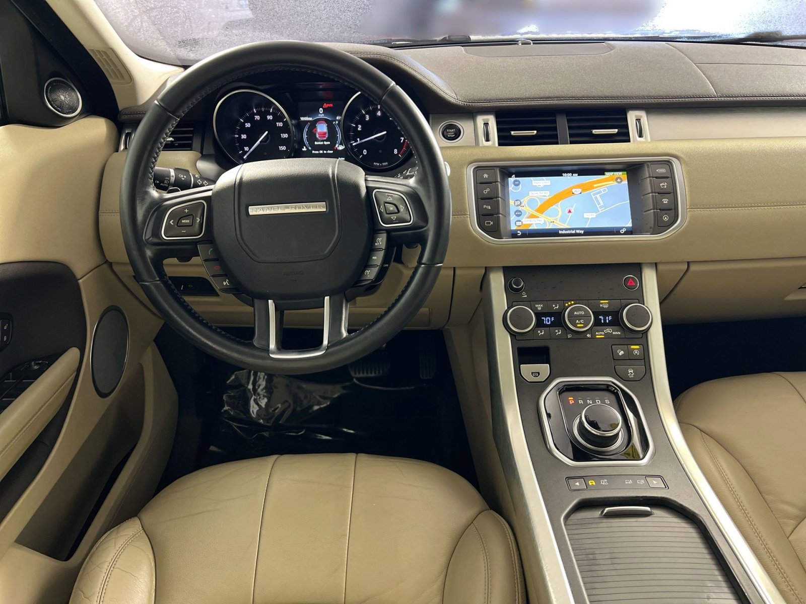 Used 2017 Land Rover Range Rover Evoque SE image 23