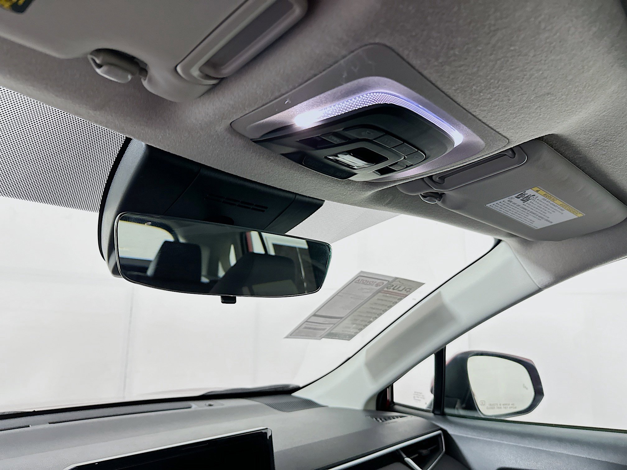 Used 2024 Toyota Corolla Cross LE w/ Moonroof Package image 18