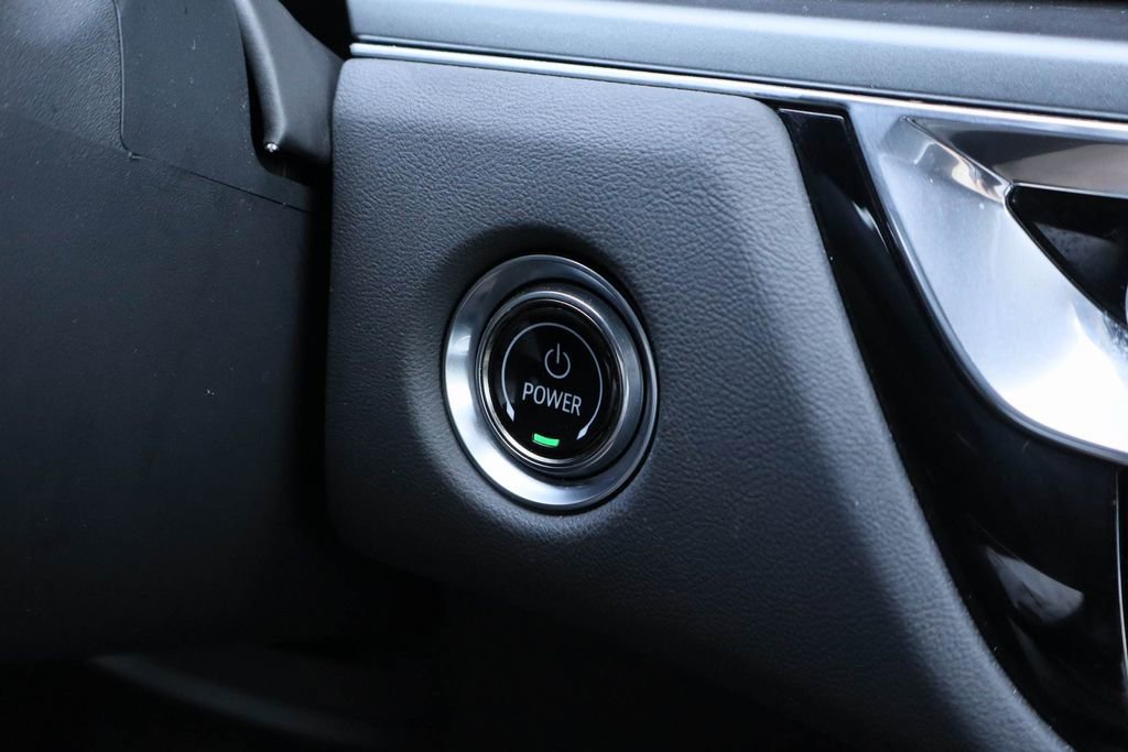 Used 2024 Cadillac Lyriq Tech AWD/4WD image 18