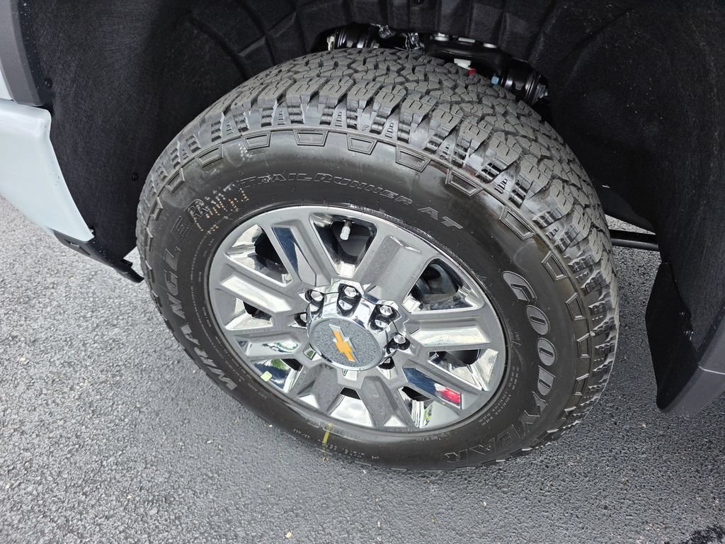 New 2026 Chevrolet Silverado 2500 High Country w/ High Country Premium Package AWD/4WD image 9
