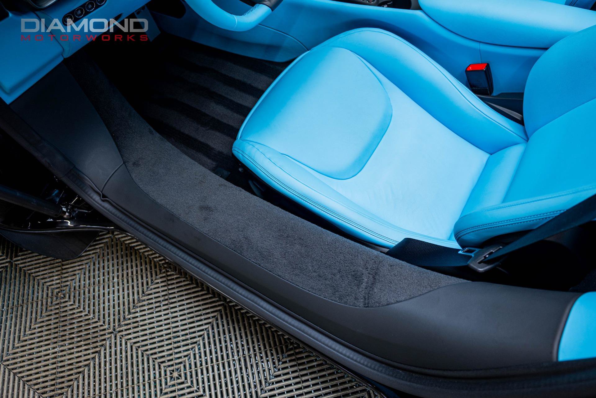 Used 2026 McLaren Artura Spider RWD image 96
