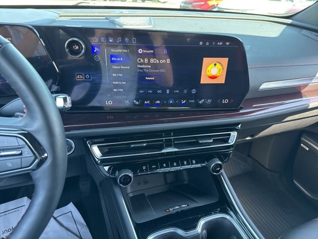 Used 2025 Chevrolet Traverse RS w/ LPO, Floor Liner Package AWD/4WD image 19