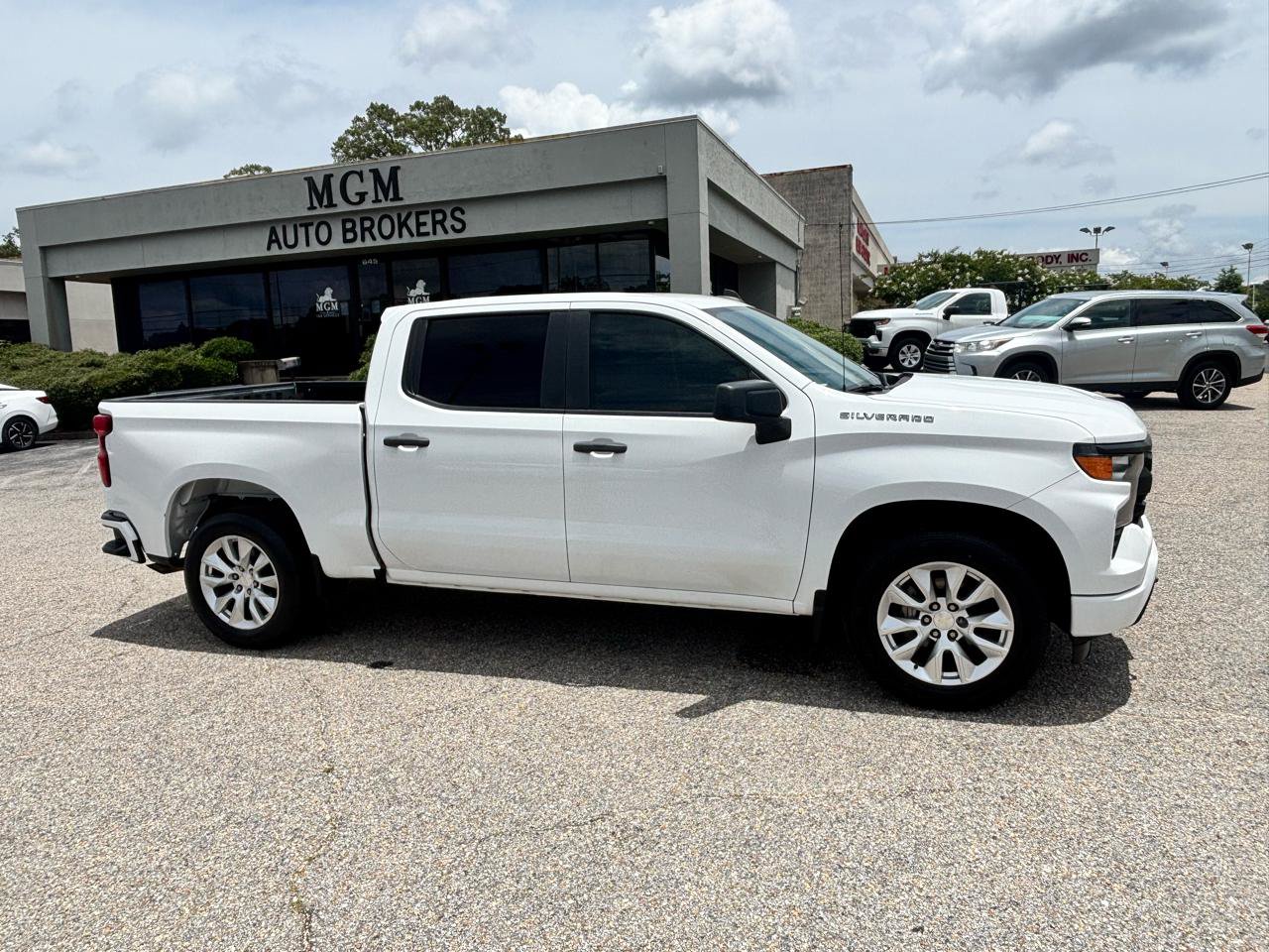 Used 2022 Chevrolet Silverado 1500 Custom RWD image 20