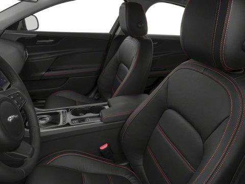 Used 2018 Jaguar XE Premium image 9
