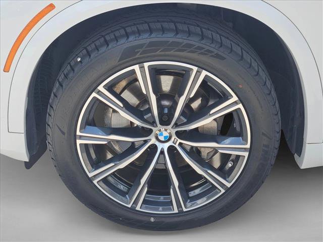 Used 2022 BMW X5 sDrive40i w/ M Sport Package RWD image 22