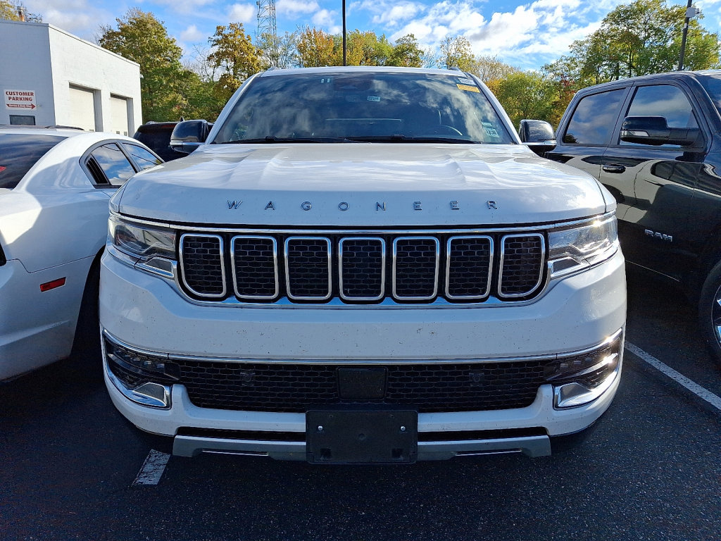 Used 2024 Jeep Wagoneer L Series II w/ Flexible Seating Group image 2