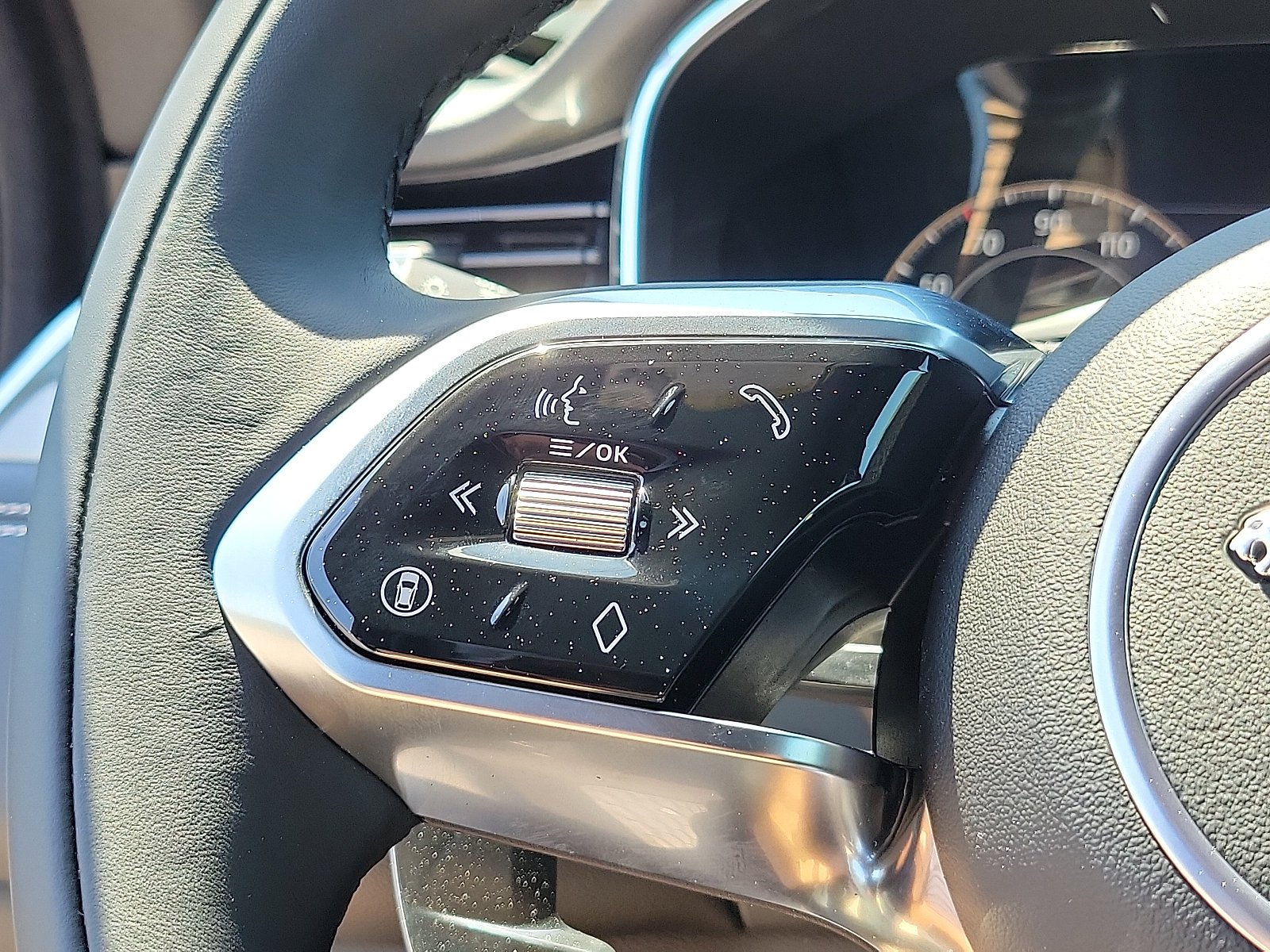 Used 2025 Jaguar F-PACE R-Dynamic S AWD/4WD image 18