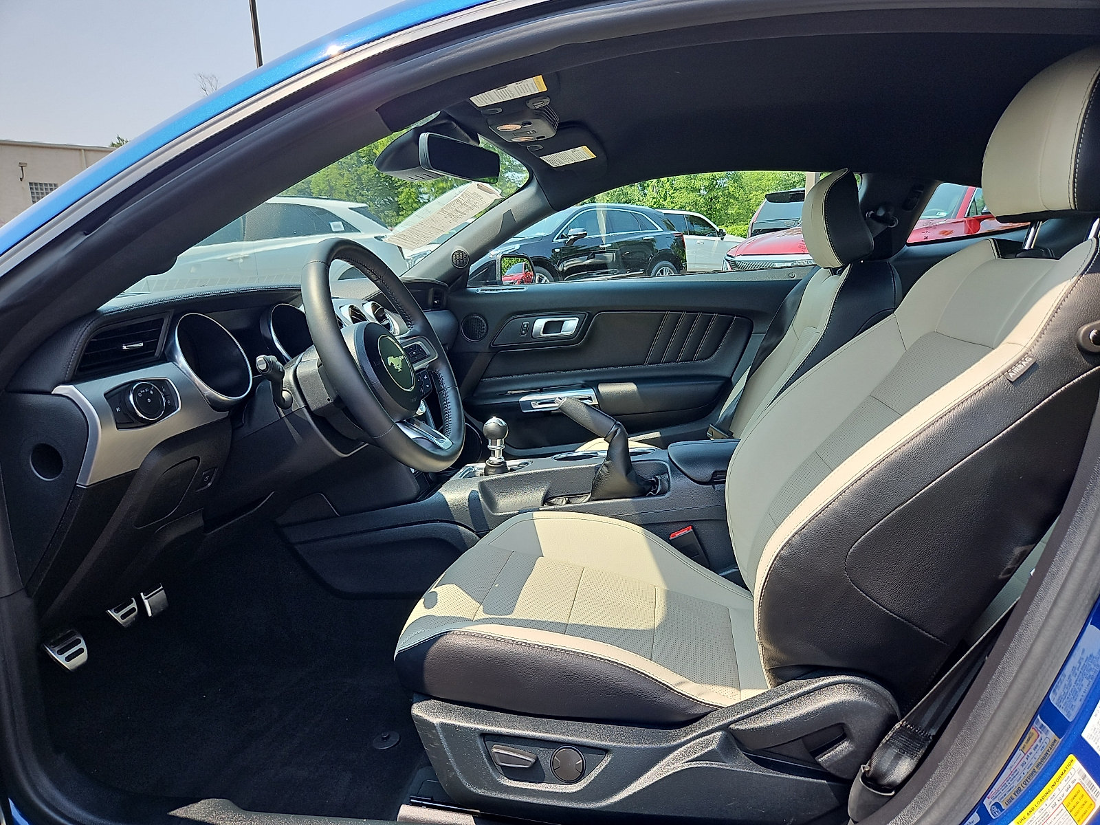 Used 2022 Ford Mustang GT Premium w/ Black Accent Package RWD image 13