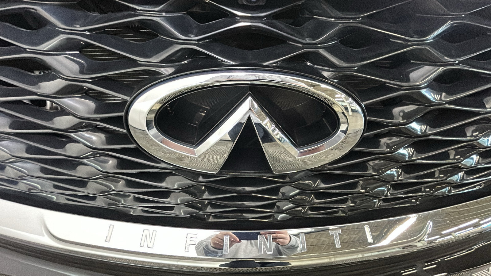 Used 2024 INFINITI QX60 Luxe AWD/4WD image 8