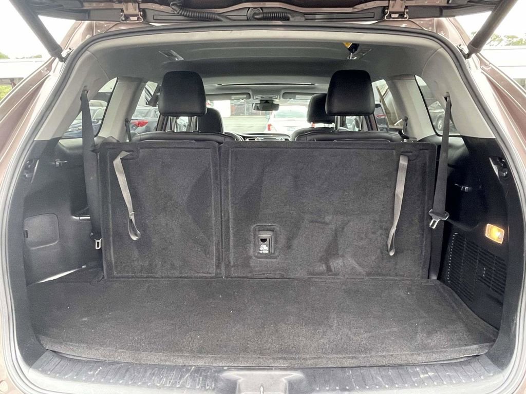 Used 2019 Toyota Highlander Limited FWD image 11