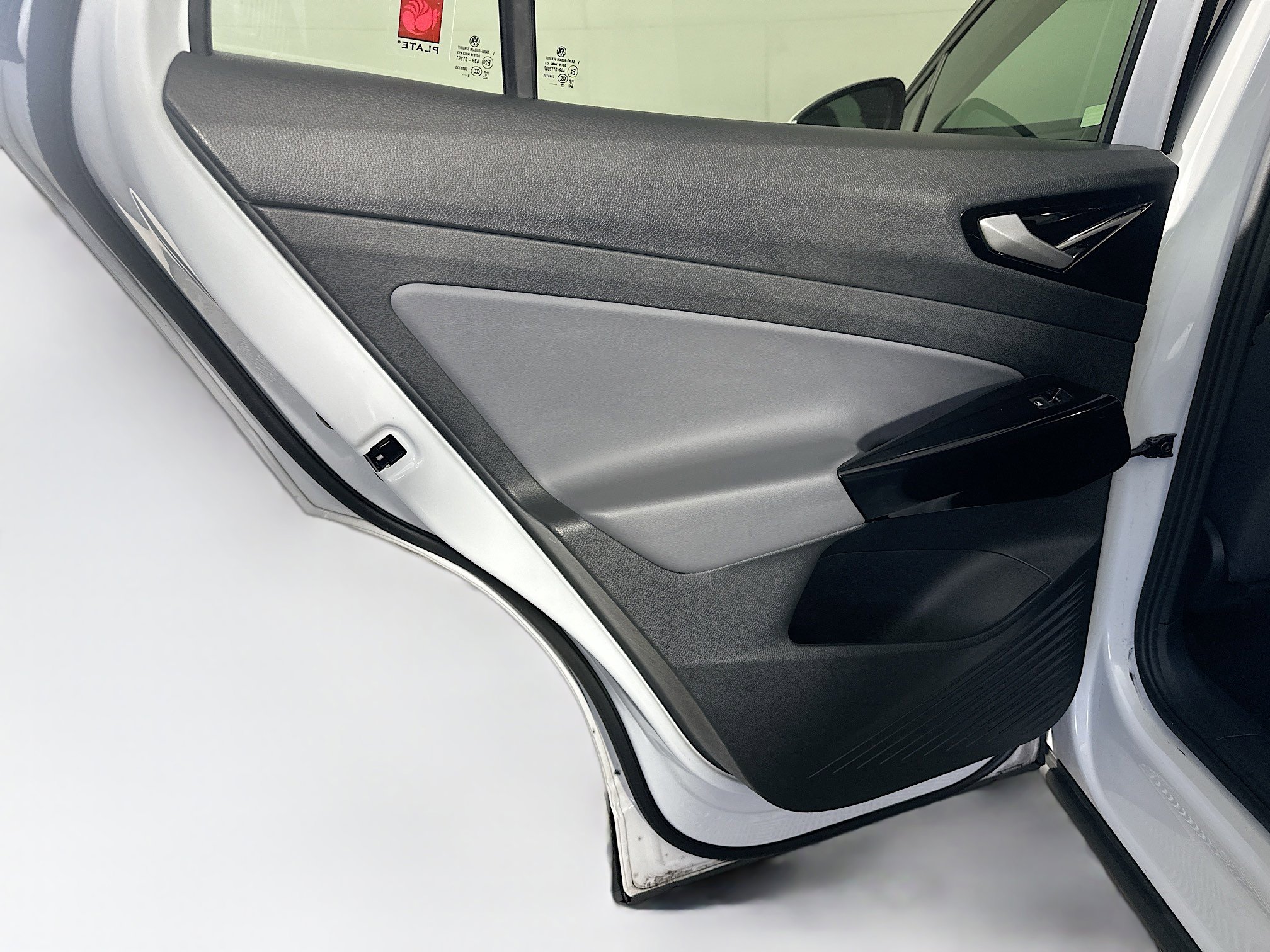 Used 2022 Volkswagen ID.4 Pro RWD image 25