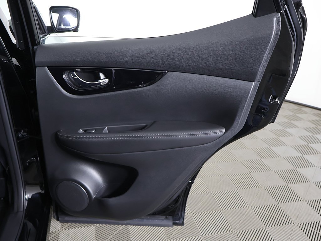 Used 2022 Nissan Rogue Sport SV w/ Technology Package image 25