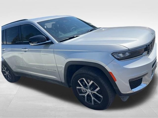 Used 2025 Jeep Grand Cherokee L Limited w/ Trailer Tow Package AWD/4WD image 6