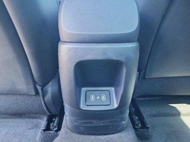 New 2025 Hyundai Elantra SEL FWD image 32