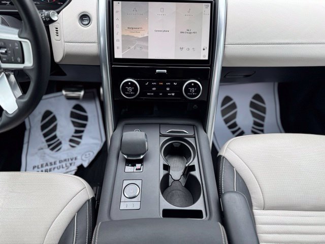 Used 2024 Land Rover Discovery Dynamic SE AWD/4WD image 27