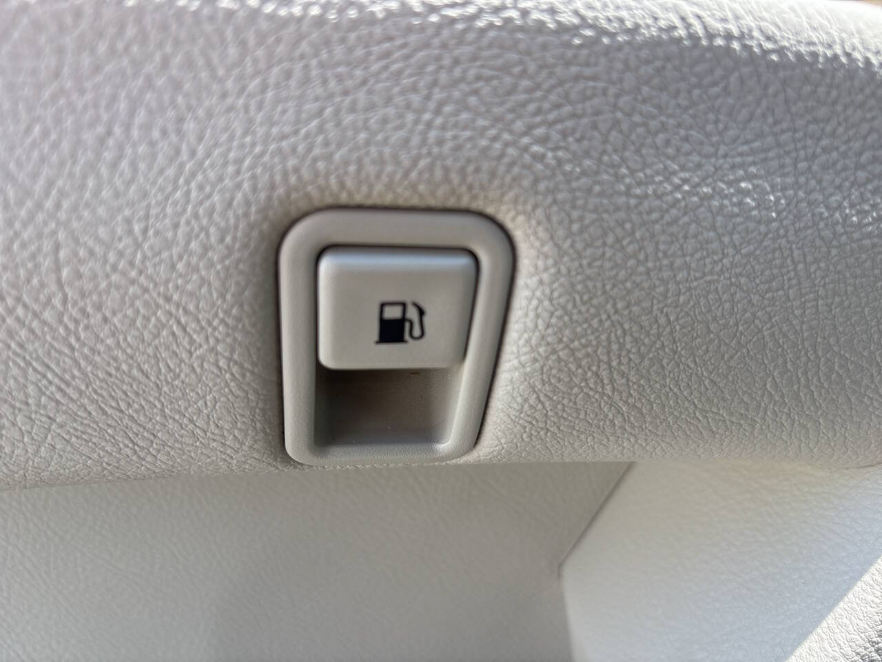 Used 2009 Hyundai Santa Fe GLS FWD image 17
