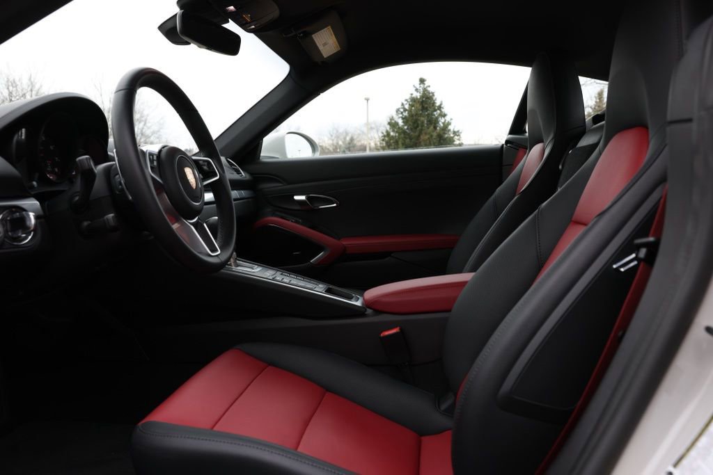 Used 2025 Porsche 718 Cayman image 14