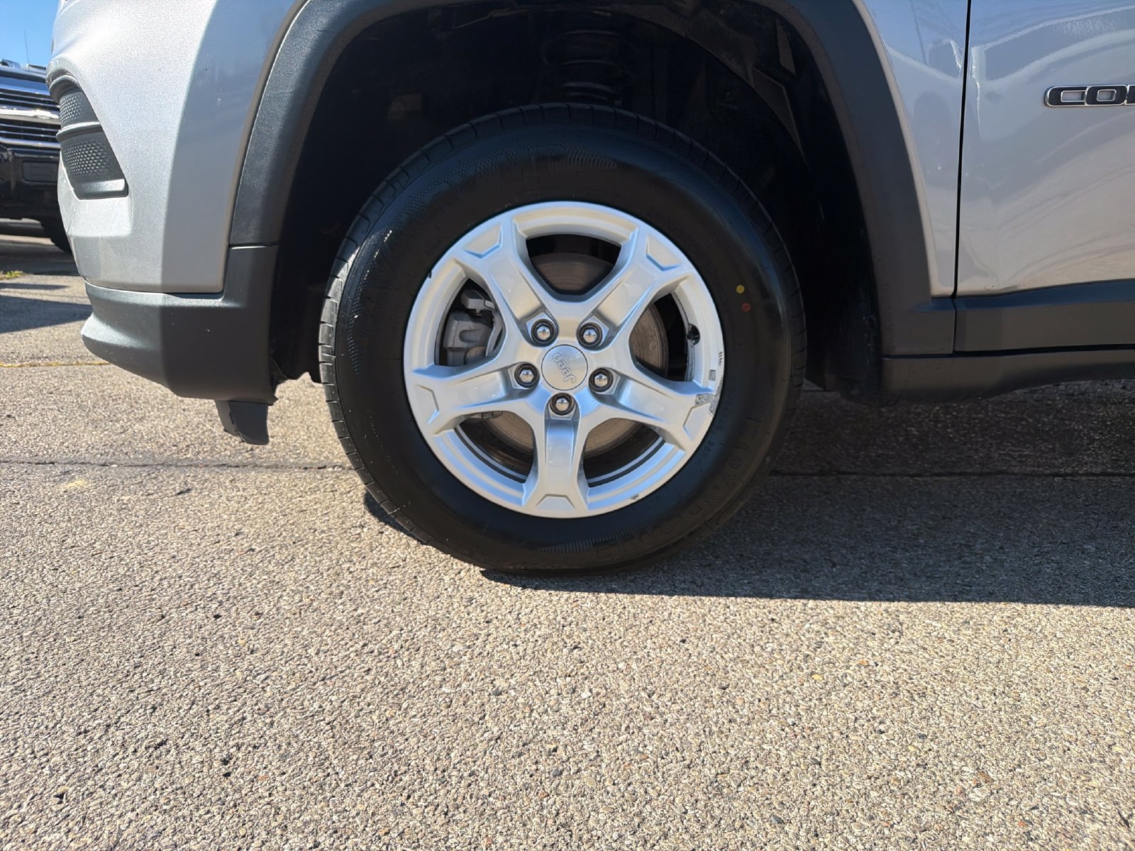 Used 2022 Jeep Compass Sport AWD/4WD image 29