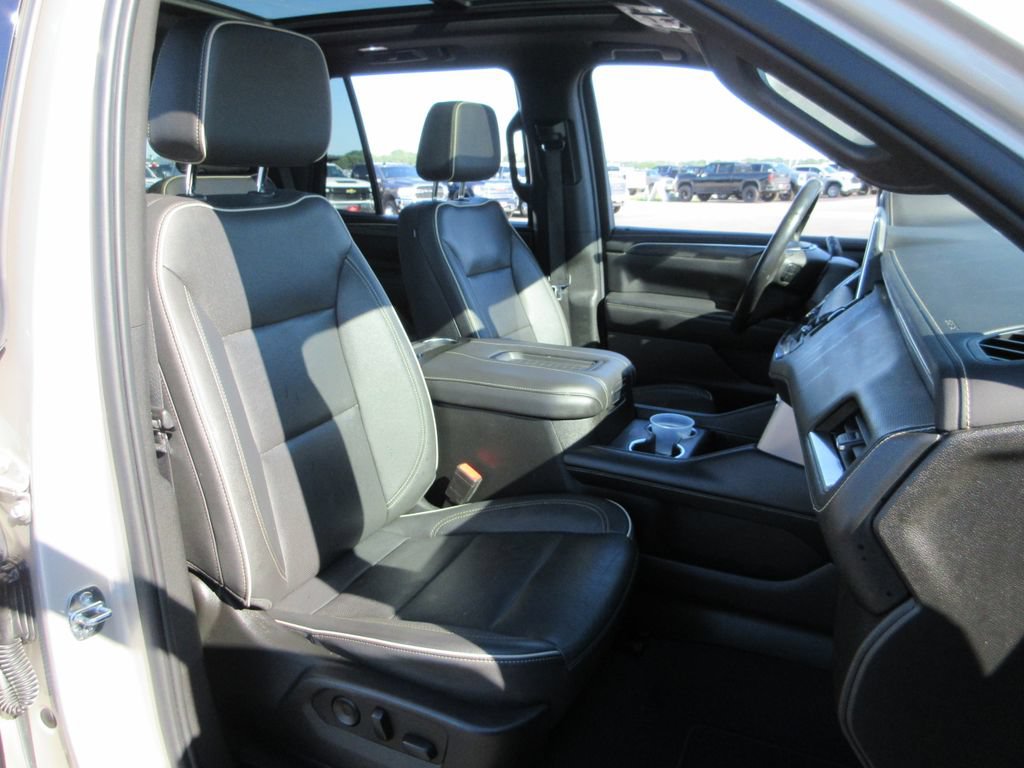 Certified 2022 GMC Yukon SLT w/ SLT Premium Package AWD/4WD image 23