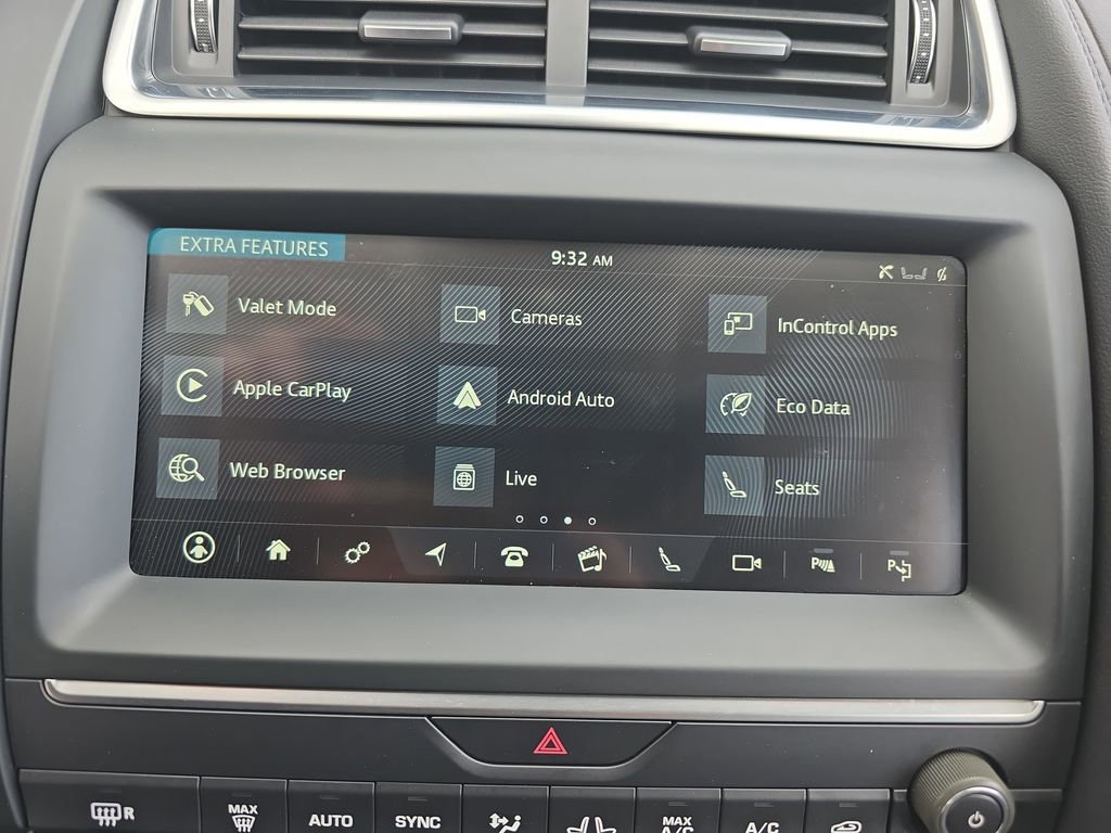 Used 2019 Jaguar E-PACE SE image 24