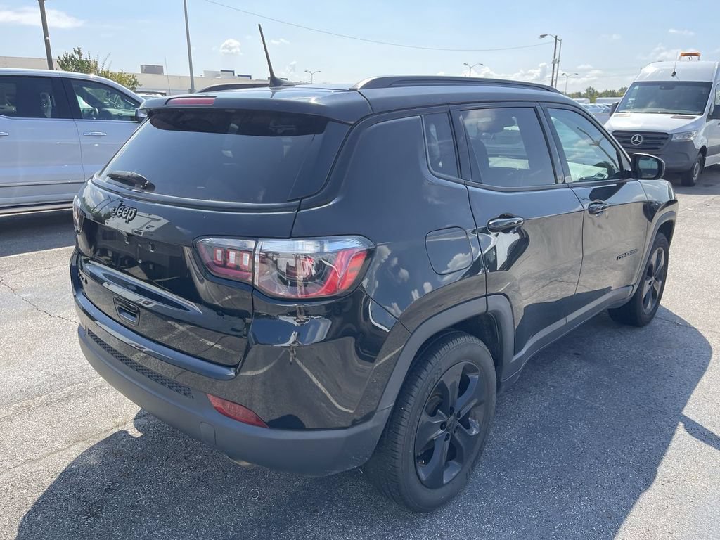 Used 2021 Jeep Compass Latitude w/ Sun and Sound Group AWD/4WD image 9
