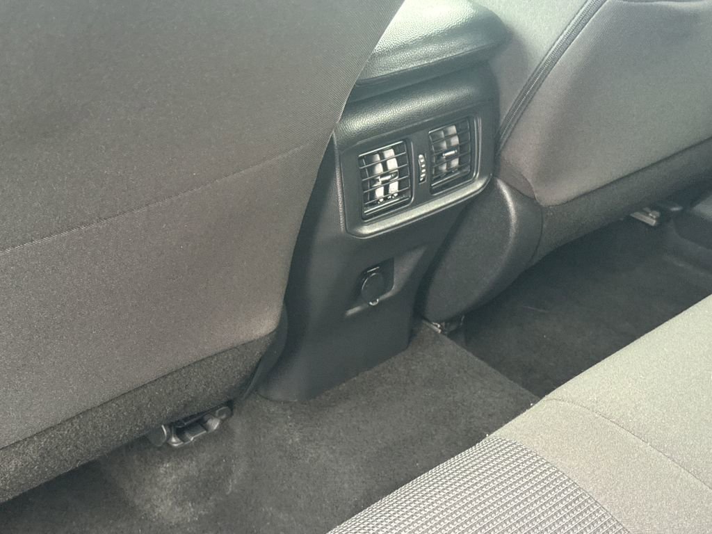 Used 2023 Toyota RAV4 LE AWD/4WD image 34