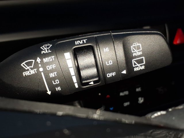 Used 2025 Kia Seltos S FWD image 29