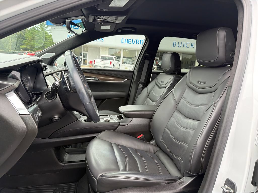 Certified 2023 Cadillac XT6 Sport w/ Platinum Package AWD/4WD image 13
