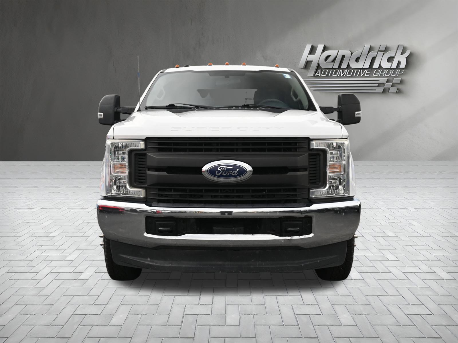 Used 2019 Ford F350 XL w/ Power Equipment Group image 5