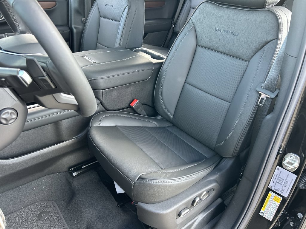 New 2026 GMC Yukon Denali AWD/4WD image 19
