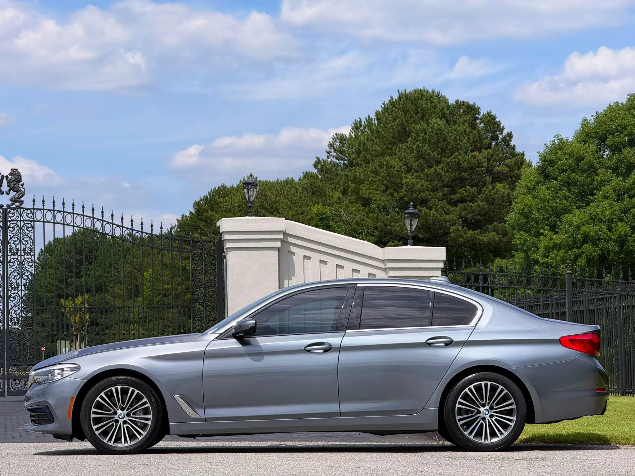 Used 2019 BMW 530i xDrive w/ Convenience Package AWD/4WD image 7