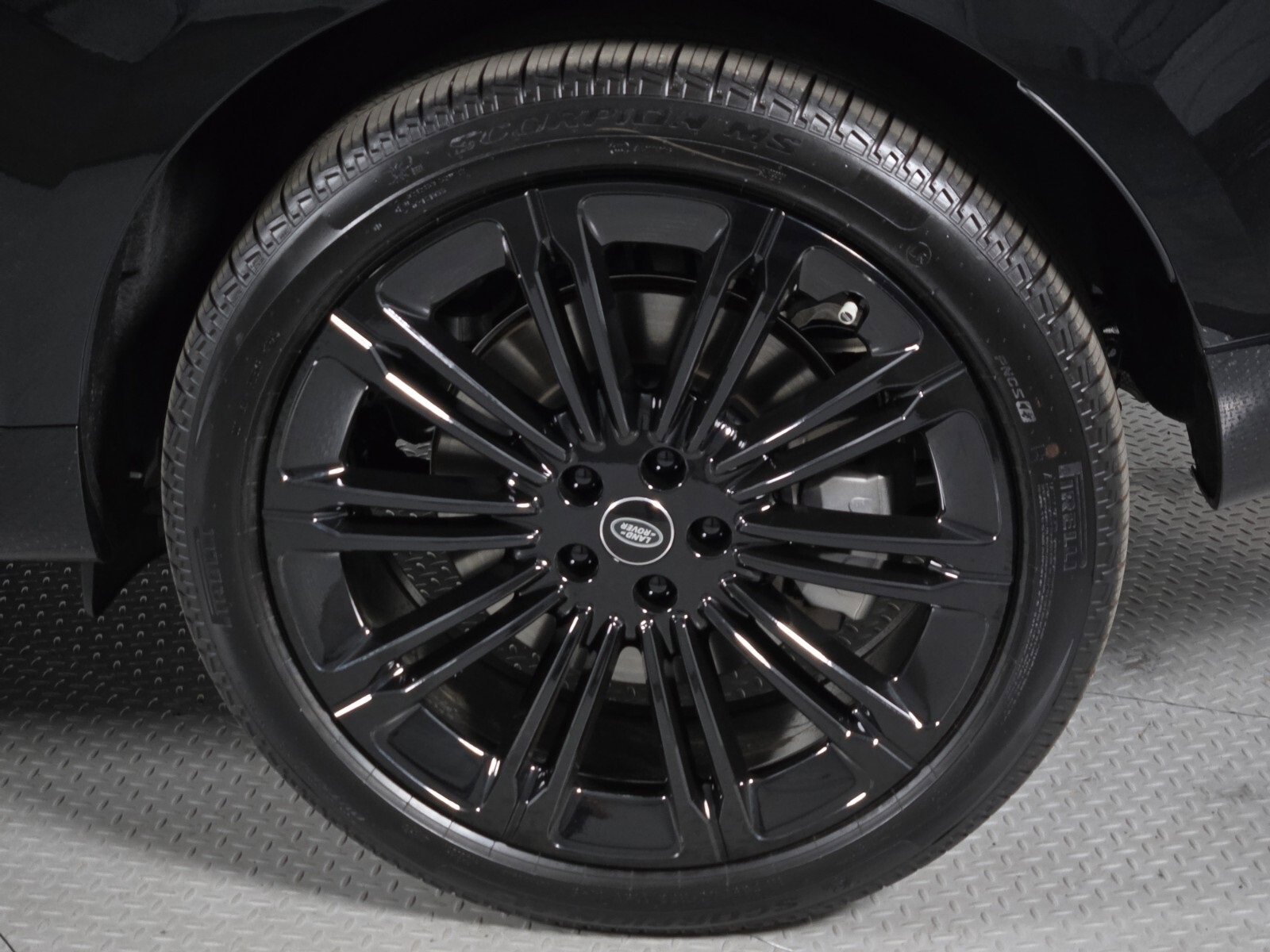 New 2025 Land Rover Range Rover SE image 10