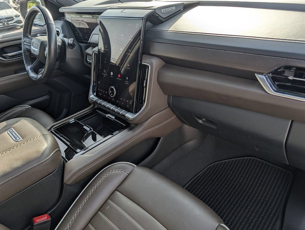 New 2025 GMC Yukon Denali Ultimate AWD/4WD image 36
