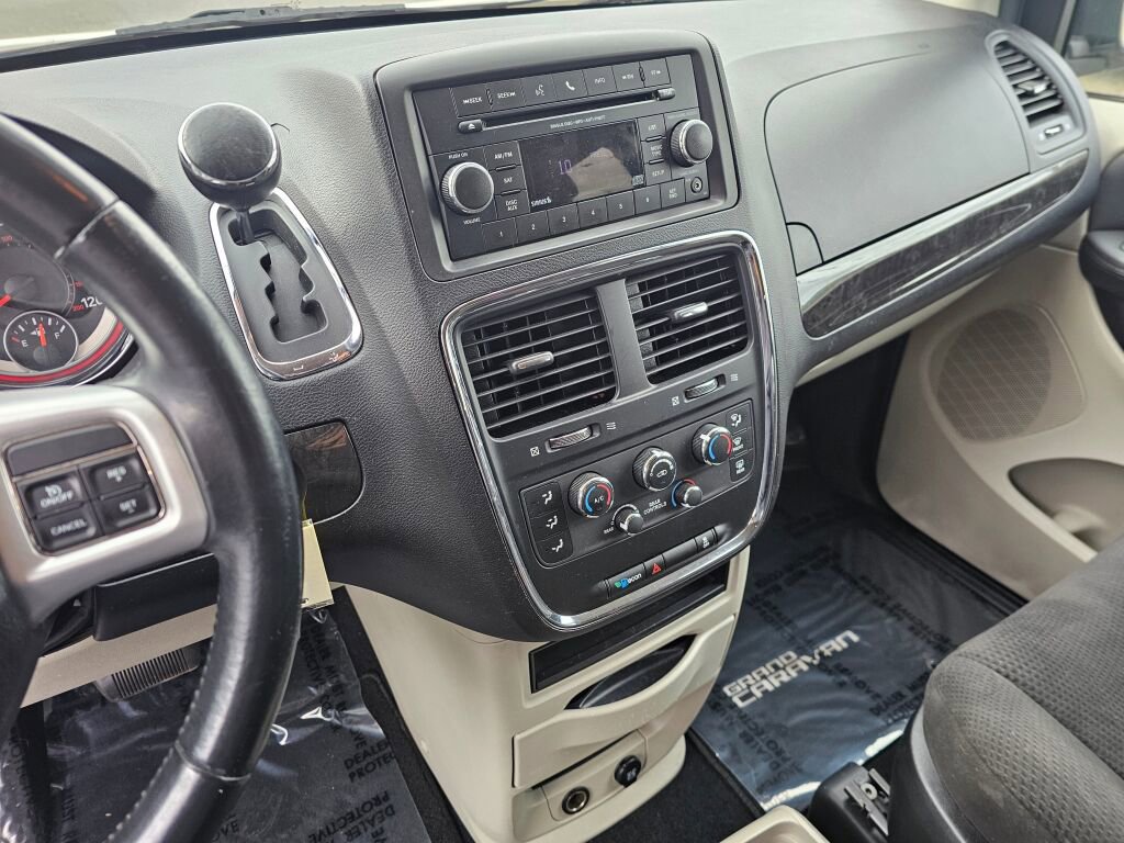Used 2013 Dodge Grand Caravan SE FWD image 27