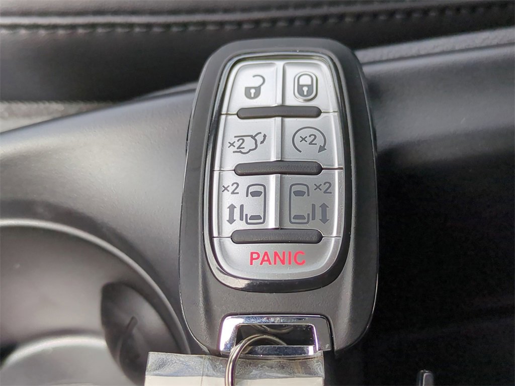 New 2026 Chrysler Pacifica Select w/ S Appearance Package image 31