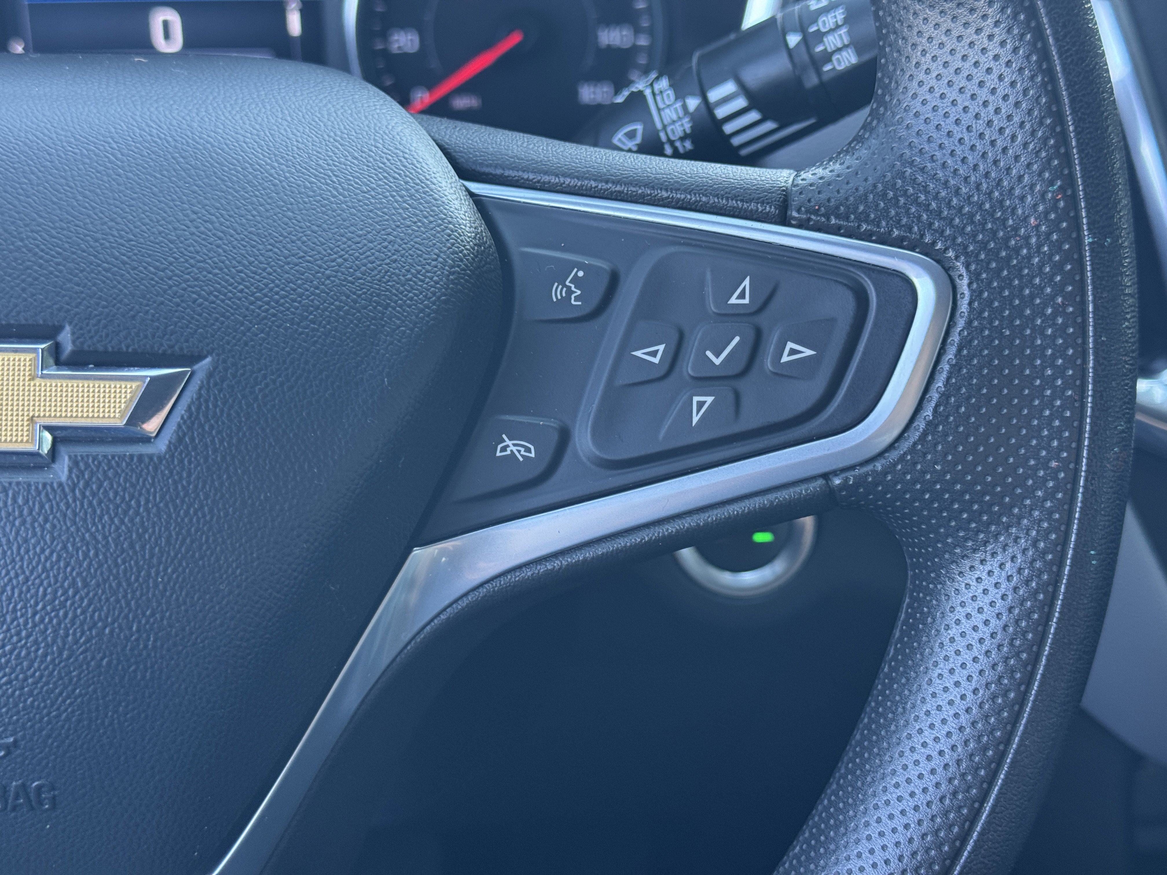 Used 2023 Chevrolet Equinox LT image 34