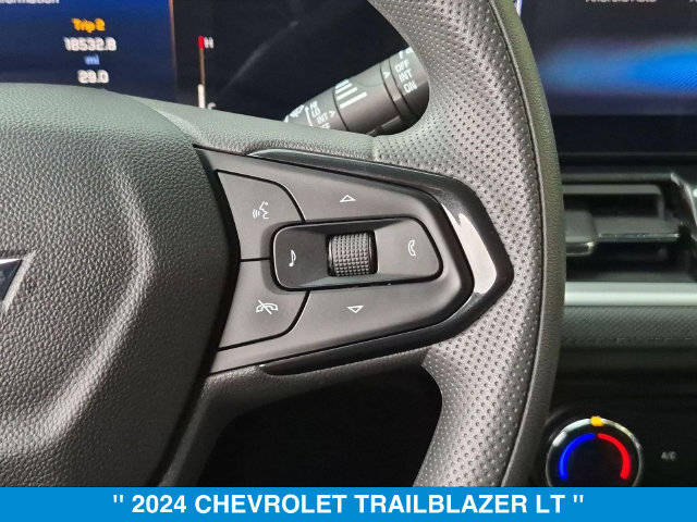 Used 2024 Chevrolet TrailBlazer LT w/ Driver Confidence Package AWD/4WD image 19